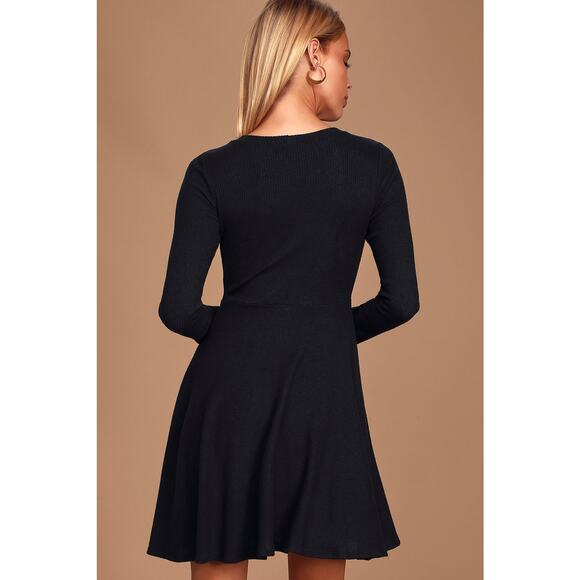 Lulu's Fit and Fair Black Ribbed Knit Long Sleeve Skater Dress M NWT - Picture 6 of 6